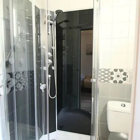 Apartament 14m2 Acces Exterieur Proche *